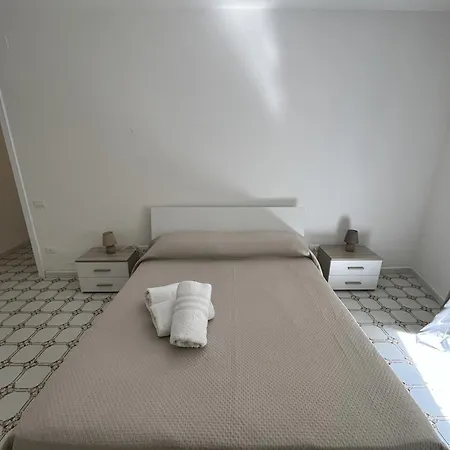 Nyaraló Albori *